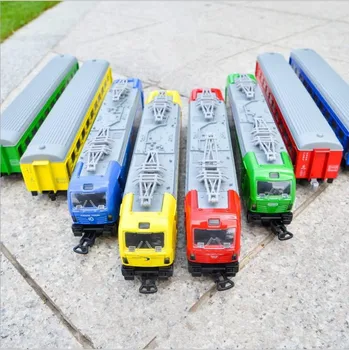 1:32 lydinio dukart skyriuje tramvajų modelis,traukti atgal lokomotyvų durų,spalvinga šviesos muzika vaikų žaislai