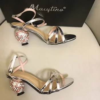 2019 naujas stilius pavasarį vienas dirželis kristalų aukštakulniai sandalai moterims, odinis Kamuolys kulno atidaryti tne ponios sandalai vestuvių batų kulniukai nuotaka