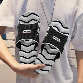 2020 metų vasaros tendencija vyriškos šlepetės laukinių lauko atsitiktinis paplūdimio sandalai neslidus išorinis dėvėti sandalai plius dydis kietas žodį šlepetės