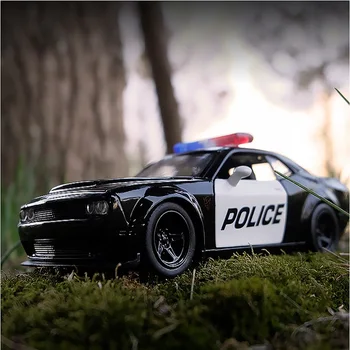 Aukštos Modeliavimas Išskirtinį Diecasts & Žaislinės Transporto priemonės RMZ Stiliaus miesto Automobilis Dodge Challenger Policijos 1:36 Lydinio Superautomobilį Modelis Žaislas Automobilis