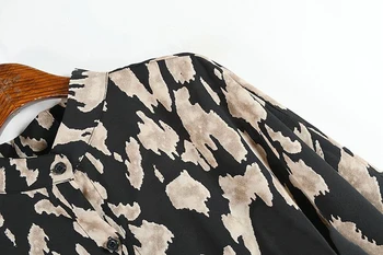 CHICEVER Leopardas Spausdinti Moterų Marškiniai Stovėti Apykaklės Batwing Pusė Rankovės Asimetrinė Nukentėjo Vasaros Spalvos Palaidinė Moteriška Derliaus 2020 m.