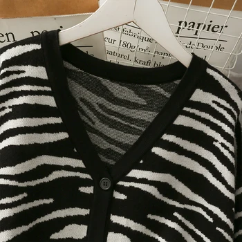 Korėjos zebra redakcija modelis prarasti vidutinio ilgio megztinis, striukė moterims rudenį single-breasted megztinis ilgomis rankovėmis megztinis banga
