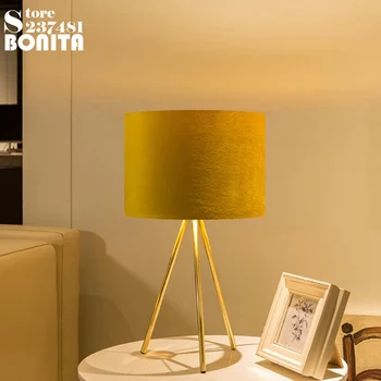 Postmodernios prabangos Flanelė audiniai stalo lempa Aukso trikojo Klasikinio Stalo lempa Naktiniai apdailos lentelės šviesos