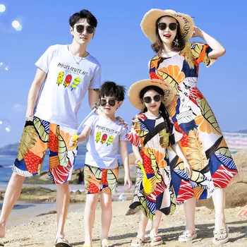 Vasaros Atitikimo Šeimos Komplektus 2020 Mamytė ir Man Atitikimo Paplūdimio Suknelės Tėtis, Sūnus Medvilnės marškinėliai+Šortai Atitikimo Pora Komplektai